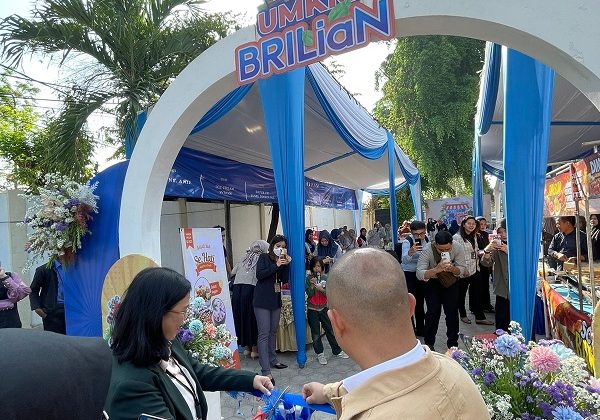 Gelar Bazar UMKM BRILiaN, BRI BO Manukan Dorong Transaksi Nontunai