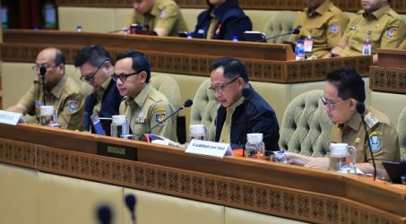 Rapat Dengar Pendapat Komisi II dan Mendagri, Pj. Gubernur Jatim Siap Gelar Pilkada Serentak 2024