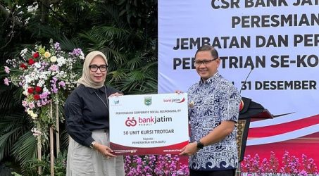 Akhir Tahun 2024, Bank Jatim Serahkan CSR ke Pemkot Batu dan Pemkab Bondowoso