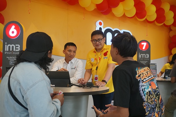 Indosat Region Jatim Rayakan Harpelnas 2025 Beri Hadiah Spesial ke Pelanggan