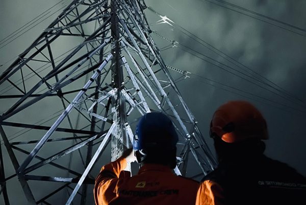 Petir Ganggu Transmisi Jawa–Bali, PLN Pastikan Listrik Aman
