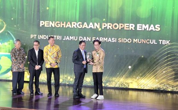 Sido Muncul Raih PROPER Emas Ke-6, Irwan Hidayat Gaet Green Leadership PROPER Keempat