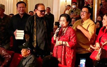 Erros Djarot Beberkan Strateginya Jadikan Megawati Wapres Lewat Autobiografi 2 dan 3