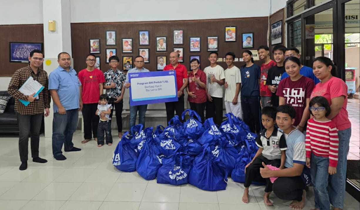 Peringati HUT ke-81 RI, BRI Region 12 Surabaya Salurkan Paket Sembako di 9 Panti Asuhan dan Gereja
